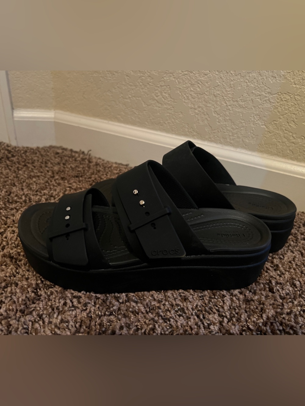 CROCS Women’s Black Dual-Buckle Platform Sandals